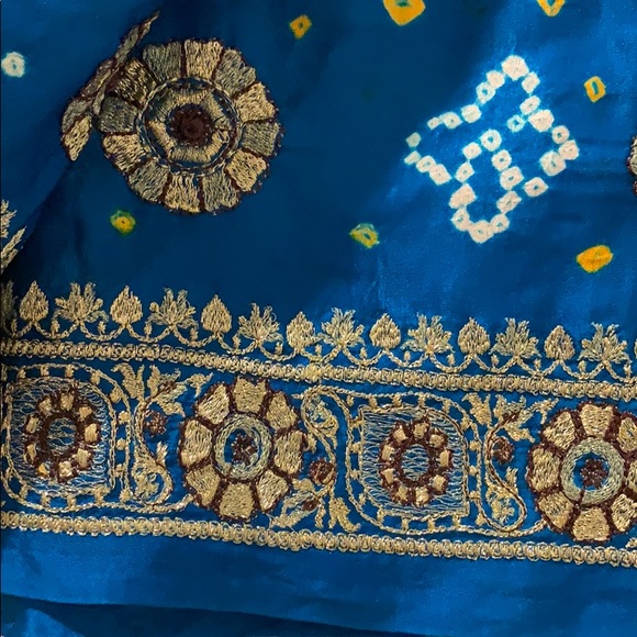 Pure/Silk Bandhani Saree Sari with stitched blouse - Picture 3 of 6